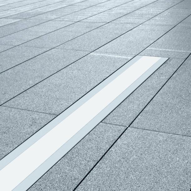 Vgradna zunanja linijska svetilka po meri