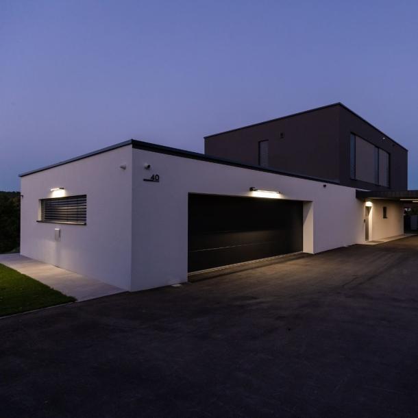 Linijska svetilka za osvetlitev objektov po meri